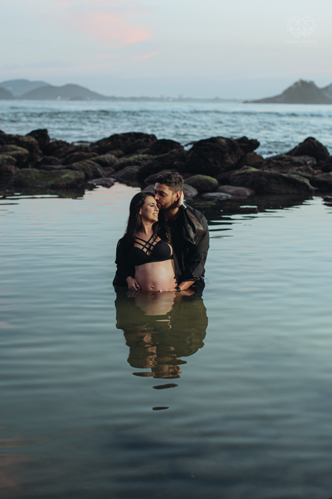 Ensaio gestante na praia do guaruja sao pedro iporgana e conchas no ltoral de sao paulo  gestante classica estilo moda fotos inspiradoras para gravidas criativas e com sentimento feitas pela fotografa premiada Nayara Andrade