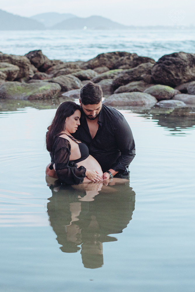 Ensaio gestante na praia do guaruja sao pedro iporgana e conchas no ltoral de sao paulo  gestante classica estilo moda fotos inspiradoras para gravidas criativas e com sentimento feitas pela fotografa premiada Nayara Andrade
