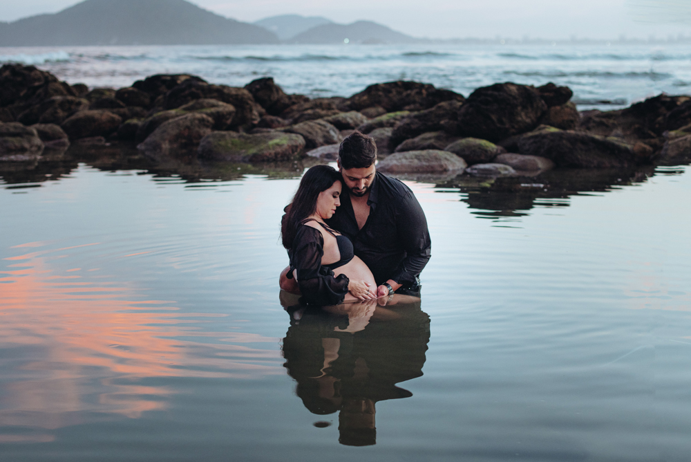 Ensaio gestante na praia do guaruja sao pedro iporgana e conchas no ltoral de sao paulo  gestante classica estilo moda fotos inspiradoras para gravidas criativas e com sentimento feitas pela fotografa premiada Nayara Andrade