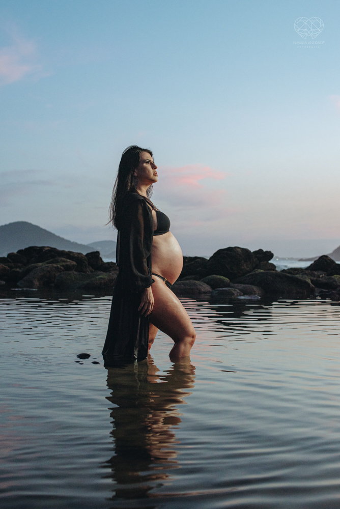 Ensaio gestante na praia do guaruja sao pedro iporgana e conchas no ltoral de sao paulo  gestante classica estilo moda fotos inspiradoras para gravidas criativas e com sentimento feitas pela fotografa premiada Nayara Andrade