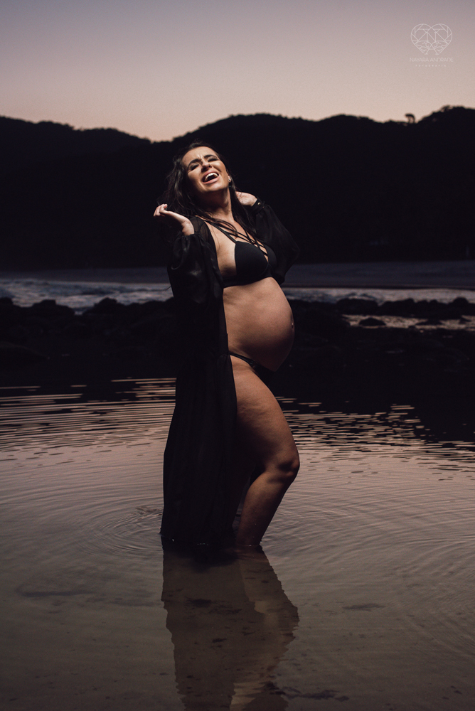 Ensaio gestante na praia do guaruja sao pedro iporgana e conchas no ltoral de sao paulo  gestante classica estilo moda fotos inspiradoras para gravidas criativas e com sentimento feitas pela fotografa premiada Nayara Andrade