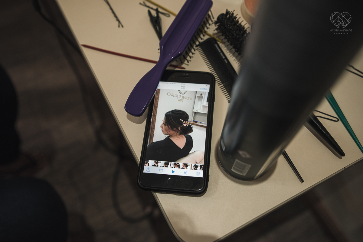 casamento classico com passarela espelhada luste luzes de noite no campo ao ar livre no ravena garden fotos pela fotografa premada Nayara Andrade de santos litoral de sao paulo
