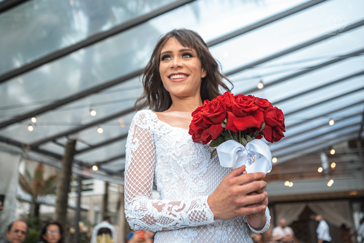 casa comigo evento na praia casa 80 e 120 do guaruja casar na praia fotos pela fotografa premiada internacionalmente nayara andrade decoração Lu pallaroni make up noiva praia