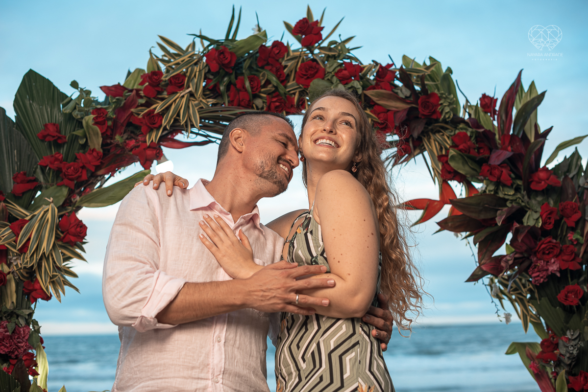 casa comigo evento na praia casa 80 e 120 do guaruja casar na praia fotos pela fotografa premiada internacionalmente nayara andrade decoração Lu pallaroni make up noiva praia