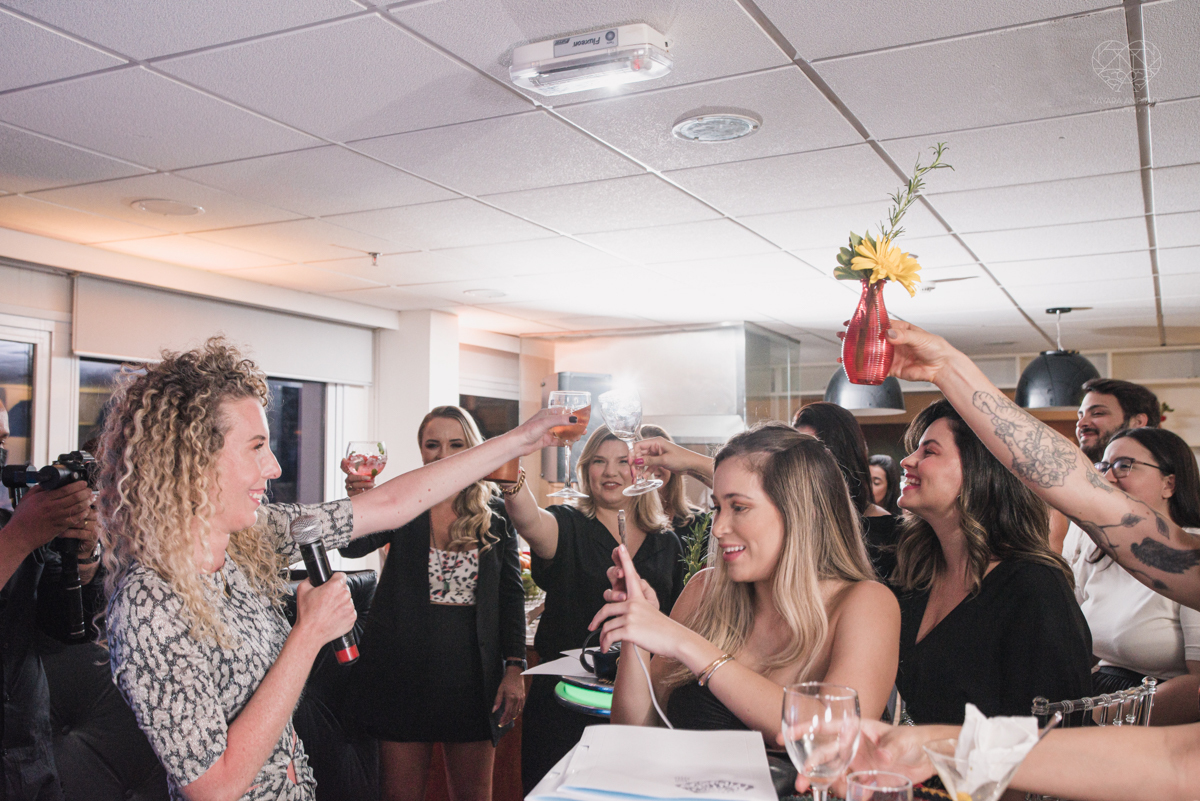 grande evento da doutora Katia Onofre coquetel de inauguraçao do seu novo projeto de harmonizaçao facial e valorizaçao da beleza da mulher. Fotografia pela fotografa premiada Nayara Andrade de Santos litoral de sao paulo. Grandes influencers participaram 