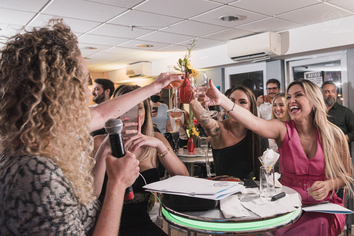 grande evento da doutora Katia Onofre coquetel de inauguraçao do seu novo projeto de harmonizaçao facial e valorizaçao da beleza da mulher. Fotografia pela fotografa premiada Nayara Andrade de Santos litoral de sao paulo. Grandes influencers participaram 