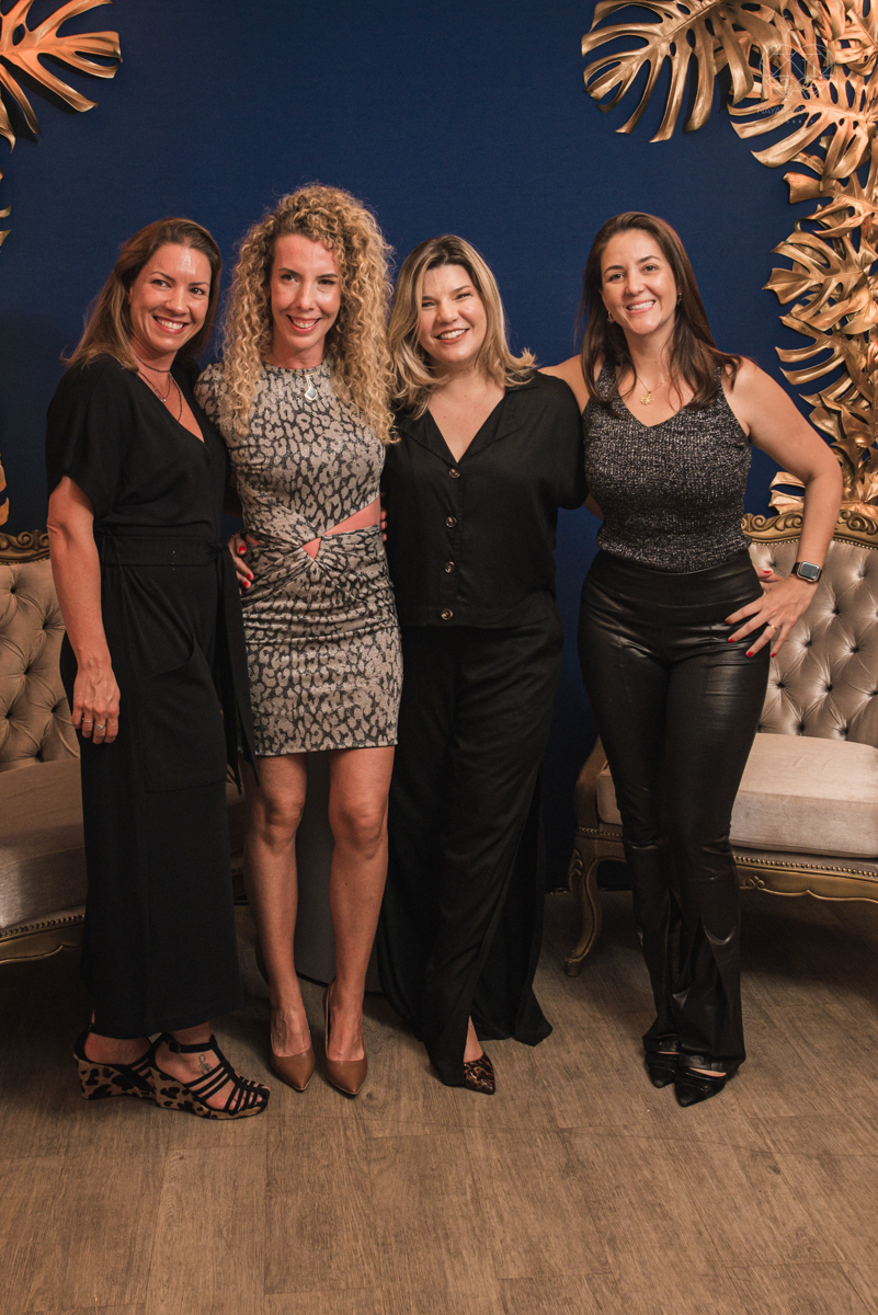 grande evento da doutora Katia Onofre coquetel de inauguraçao do seu novo projeto de harmonizaçao facial e valorizaçao da beleza da mulher. Fotografia pela fotografa premiada Nayara Andrade de Santos litoral de sao paulo. Grandes influencers participaram 