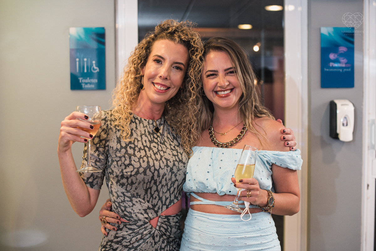 grande evento da doutora Katia Onofre coquetel de inauguraçao do seu novo projeto de harmonizaçao facial e valorizaçao da beleza da mulher. Fotografia pela fotografa premiada Nayara Andrade de Santos litoral de sao paulo. Grandes influencers participaramv