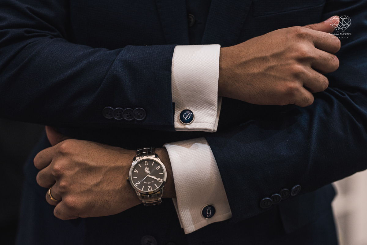 Fotografia de casamento classico noturno lupalaroni decoracao no espaço atmosphera no guaruja nayara andrade fotografa premiada em santos decoraçao com lustre casamento classico noturno  terno azul e noiva vestido sereia fotografia emocionante casamento