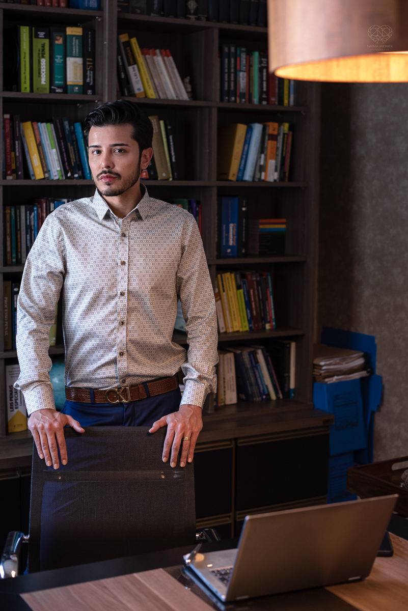 Fotografia de advogado e sua equipe branding book fotos e retratos profissional para empresarios e inspiraçao de retratos masculinos feitos pela fotografa premiada Nayara Andrade