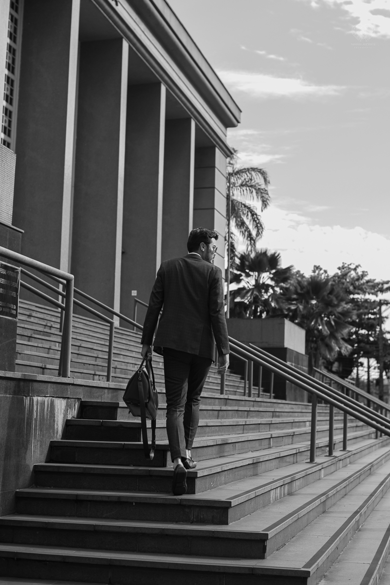 Fotografia de advogado e sua equipe branding book fotos e retratos profissional para empresarios e inspiraçao de retratos masculinos feitos pela fotografa premiada Nayara Andrade