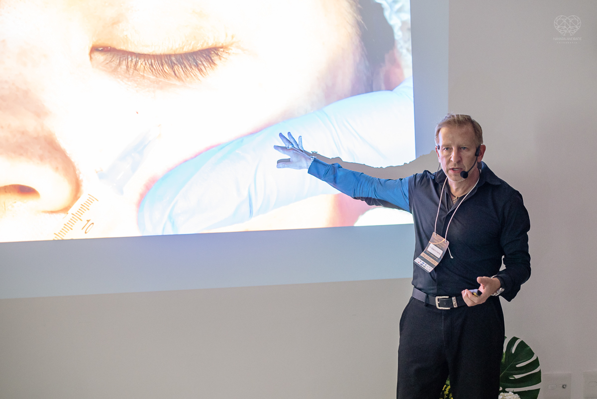 fotografia corporativa do congreço de odontologia sobre harmonizaçao orofacial fotografia nayara andrade em santos litoral de sao paulo congreço inova katia onofre 