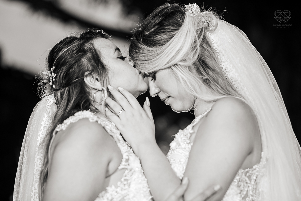 casamento  rustico e romantico de dia realizado no espaço plataforma na baixada santista, noivas com vestido romantico e fotografia pela fotografa premiada nayara andrade