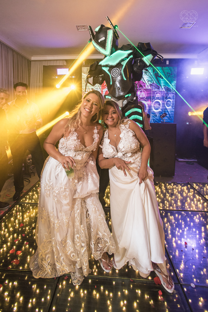 casamento  rustico e romantico de dia realizado no espaço plataforma na baixada santista, noivas com vestido romantico e fotografia pela fotografa premiada nayara andrade