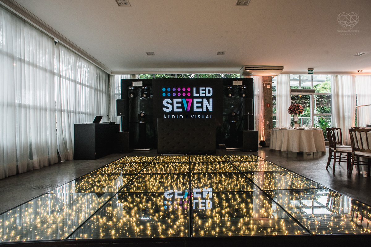 casamento  rustico e romantico de dia realizado no espaço plataforma na baixada santista, noivas com vestido romantico e fotografia pela fotografa premiada nayara andrade