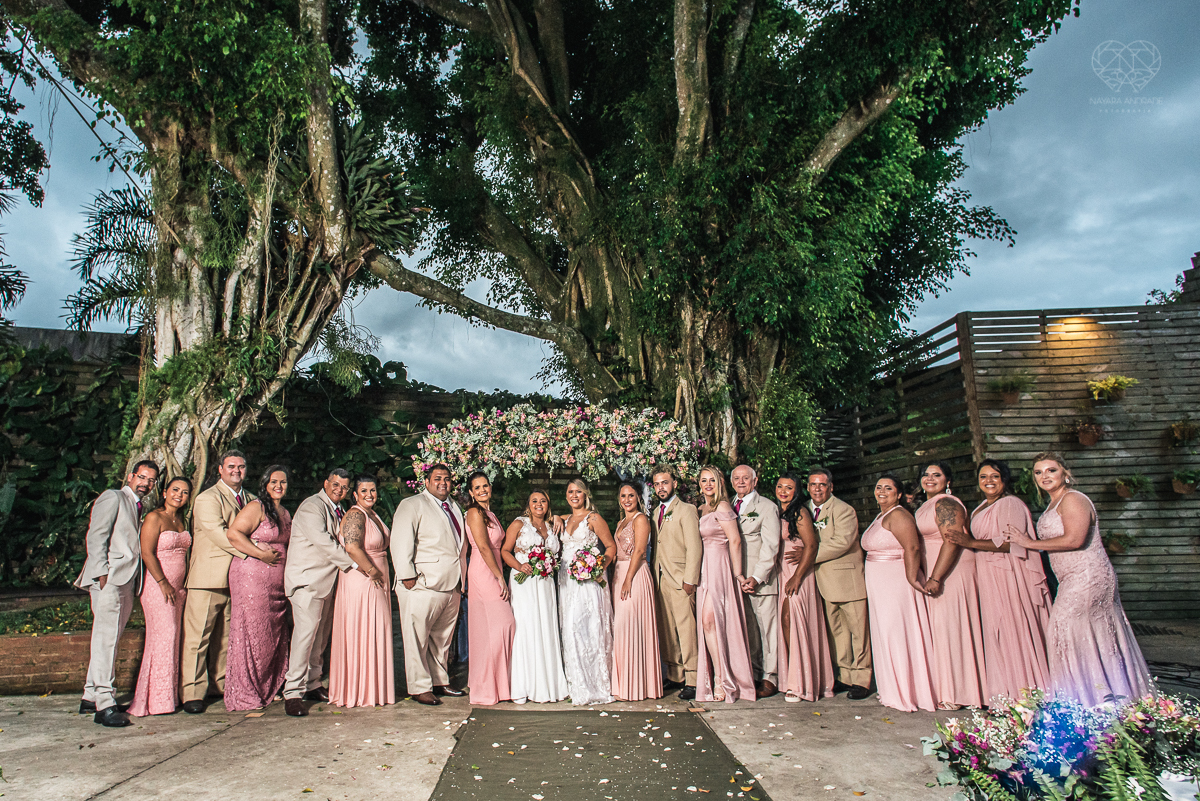 casamento  rustico e romantico de dia realizado no espaço plataforma na baixada santista, noivas com vestido romantico e fotografia pela fotografa premiada nayara andrade