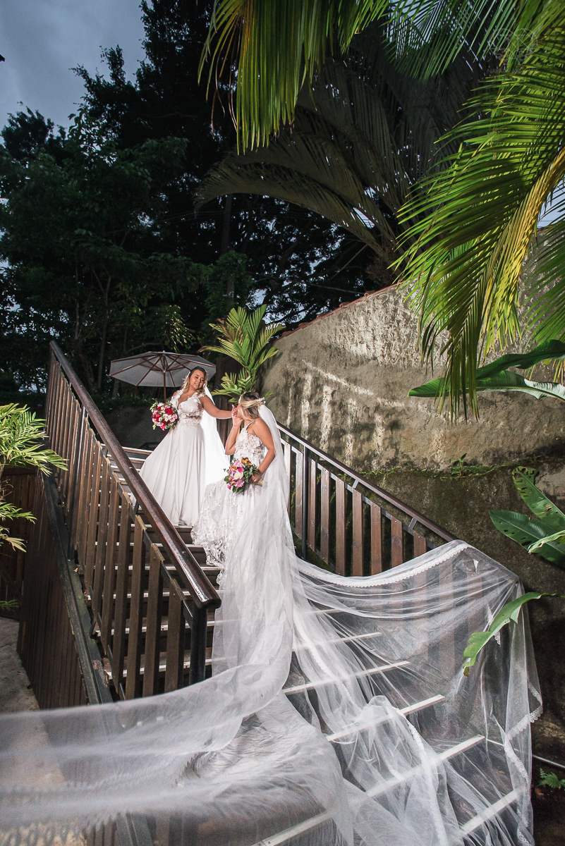 casamento  rustico e romantico de dia realizado no espaço plataforma na baixada santista, noivas com vestido romantico e fotografia pela fotografa premiada nayara andrade