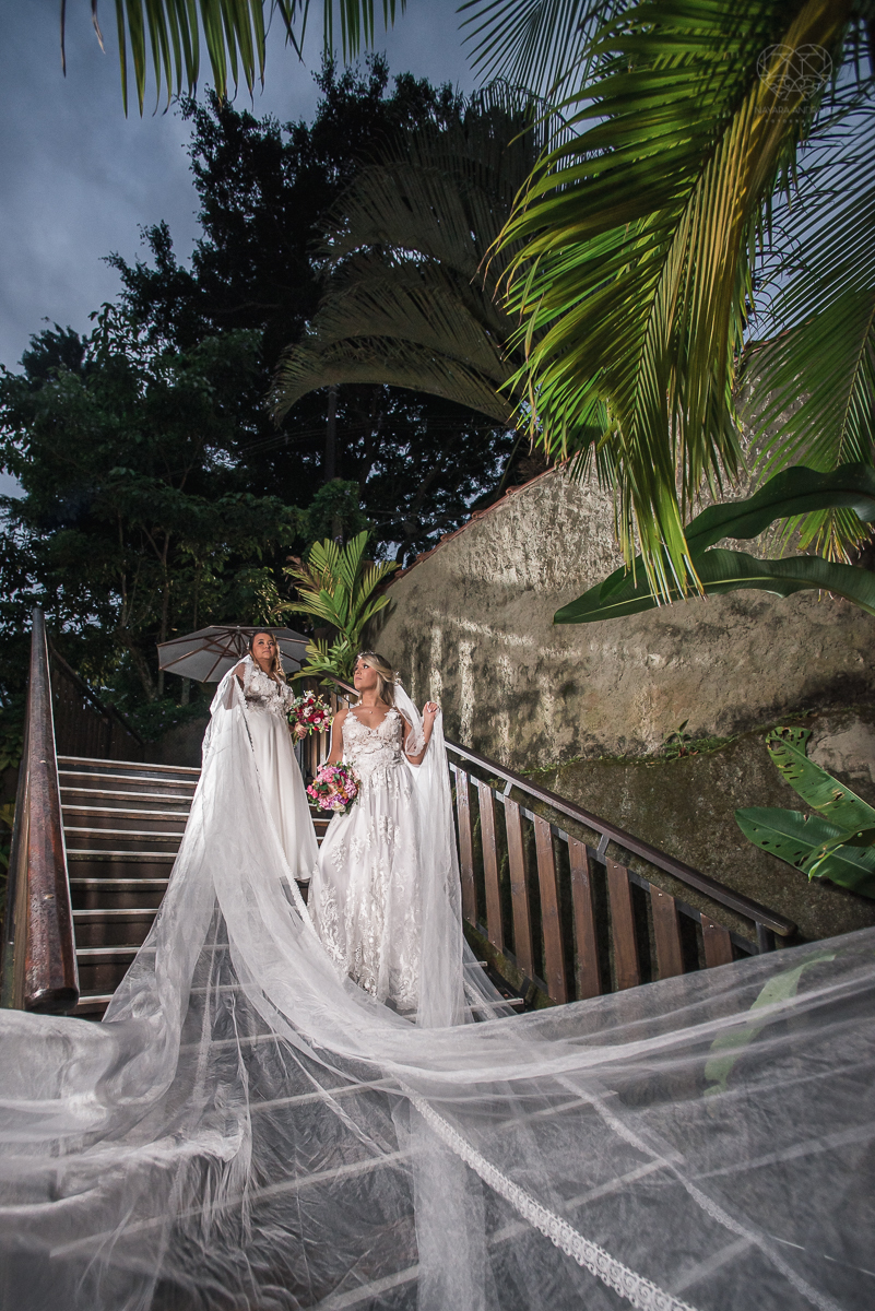 casamento  rustico e romantico de dia realizado no espaço plataforma na baixada santista, noivas com vestido romantico e fotografia pela fotografa premiada nayara andrade