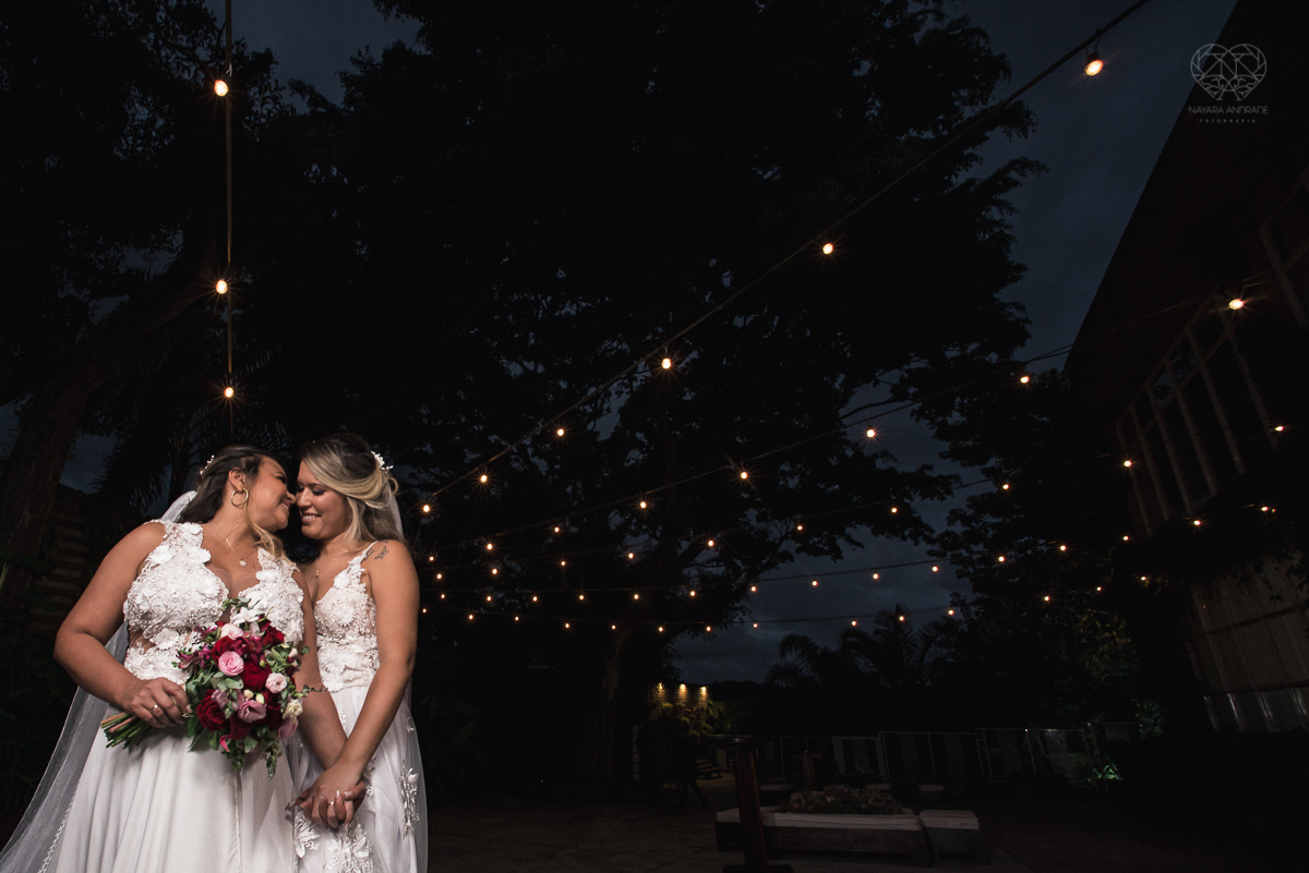 casamento  rustico e romantico de dia realizado no espaço plataforma na baixada santista, noivas com vestido romantico e fotografia pela fotografa premiada nayara andrade