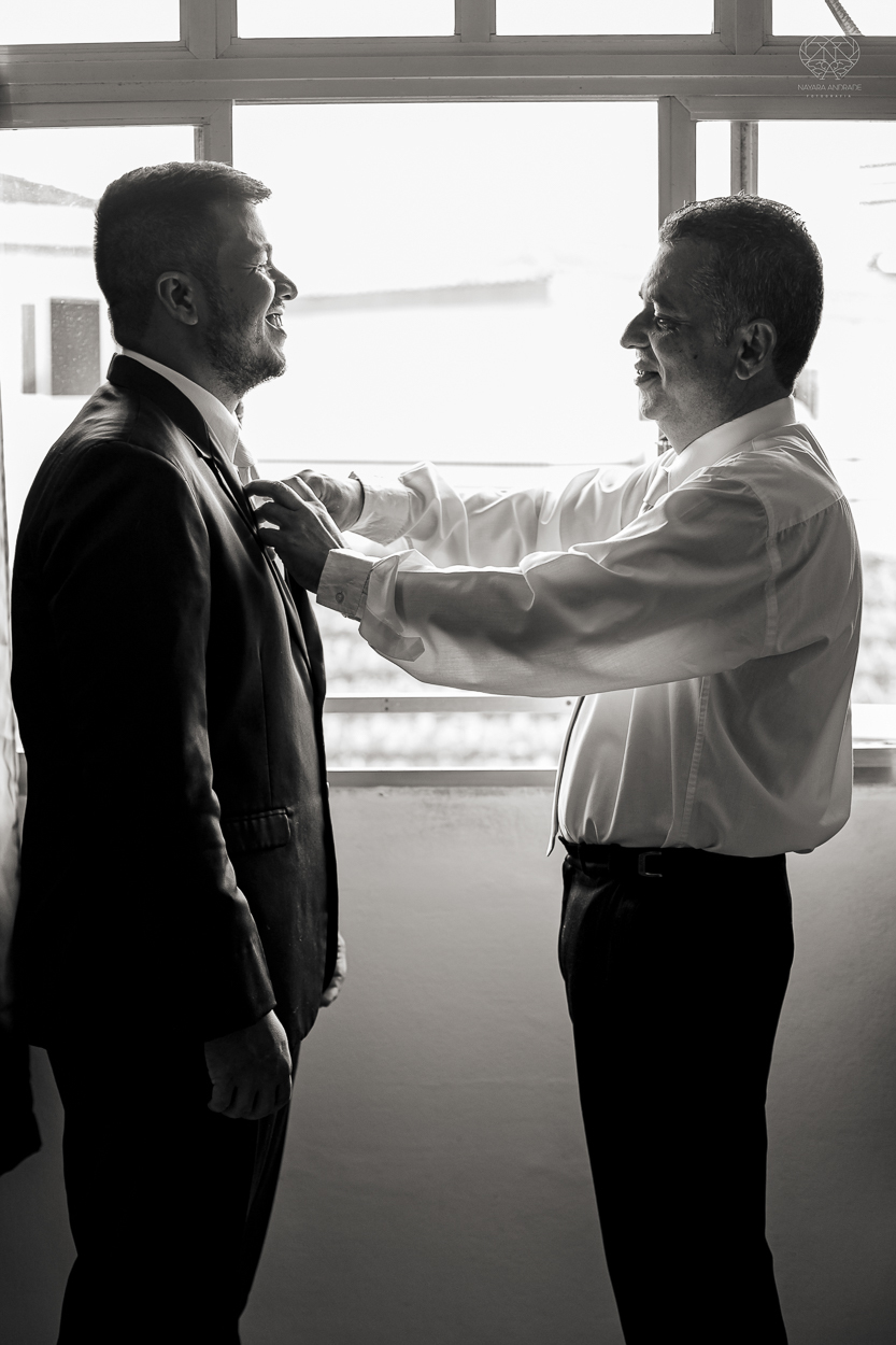 Making of da noiva por Nathalie Pinheiro maquiando . igreja catolica do Embare  na baixada santista fotografias pela fotografa premiada Nayara Andrade fotos da Igreja do Embare com todos os detalhes