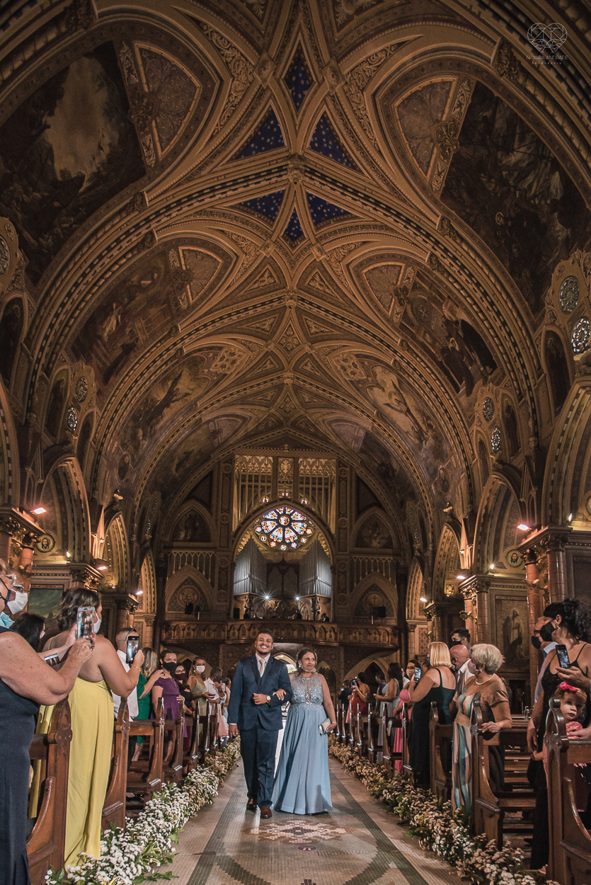 casamento realizado na igreja basilica menor do embare em santos  casamento classico em igreja catolica na baixada santista fotografias pela fotografa premiada Nayara Andrade fotos da Igreja do Embare com todos os detalhes