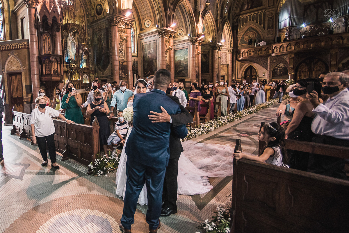 casamento realizado na igreja basilica menor do embare em santos  casamento classico em igreja catolica na baixada santista fotografias pela fotografa premiada Nayara Andrade fotos da Igreja do Embare com todos os detalhes