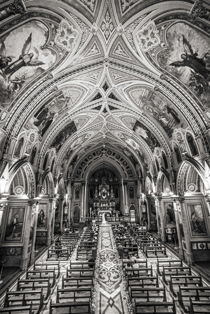 casamento realizado na igreja basilica menor do embare em santos  casamento classico em igreja catolica na baixada santista fotografias pela fotografa premiada Nayara Andrade fotos da Igreja do Embare com todos os detalhes