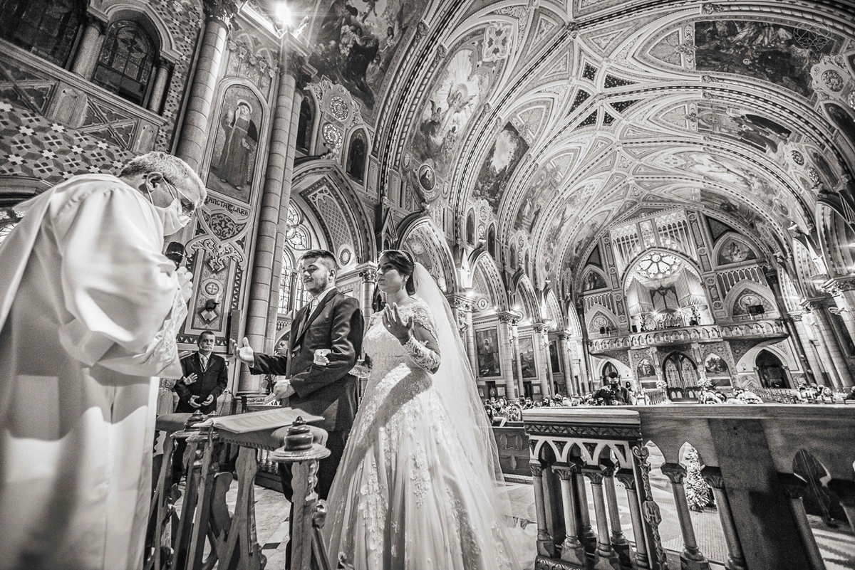 casamento realizado na igreja basilica menor do embare em santos  casamento classico em igreja catolica na baixada santista fotografias pela fotografa premiada Nayara Andrade fotos da Igreja do Embare com todos os detalhes