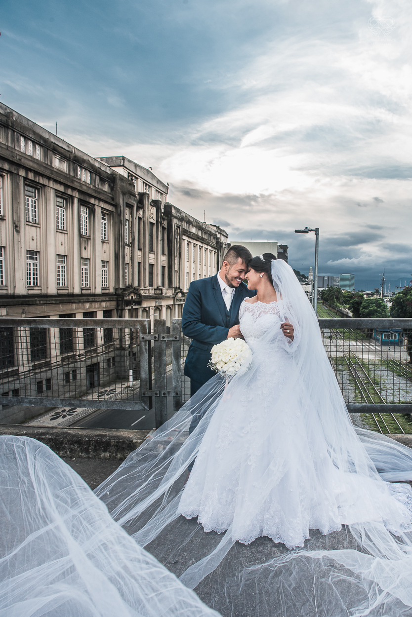 Making of da noiva por Nathalie Pinheiro maquiando . igreja catolica do Embare  na baixada santista fotografias pela fotografa premiada Nayara Andrade fotos da Igreja do Embare com todos os detalhes fotos externas incriveis em santos