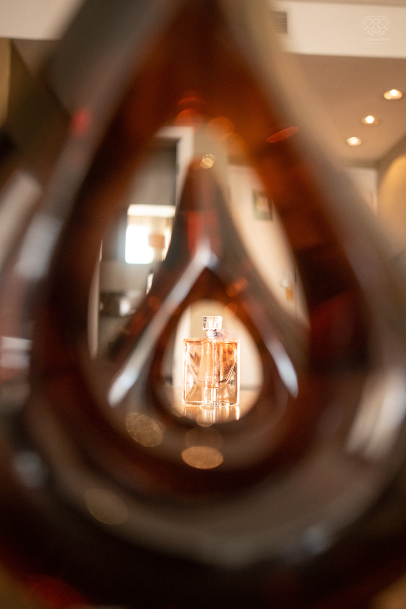 Making of da noiva por Nathalie Pinheiro maquiando . igreja catolica do Embare  na baixada santista fotografias pela fotografa premiada Nayara Andrade fotos da Igreja do Embare com todos os detalhes