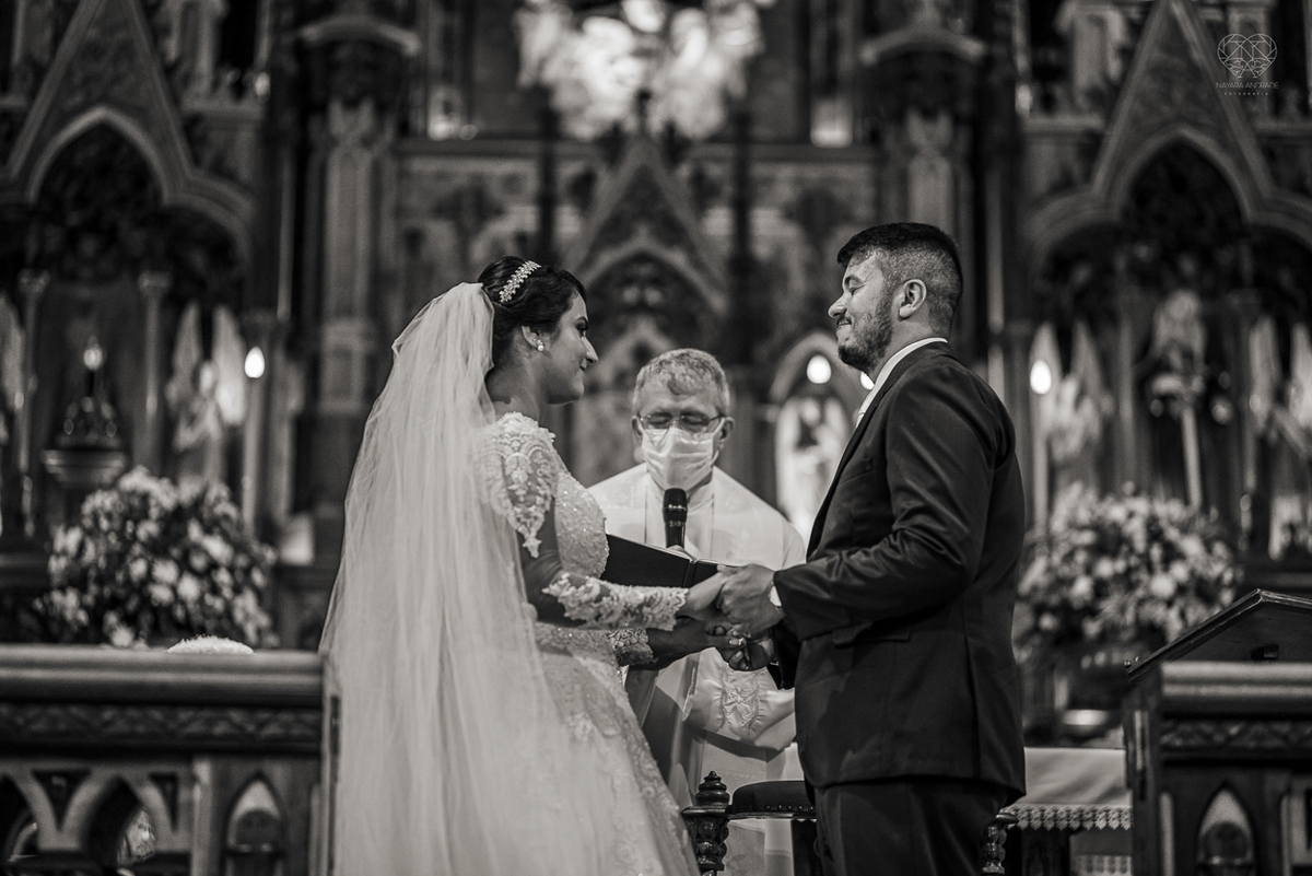 casamento realizado na igreja basilica menor do embare em santos  casamento classico em igreja catolica na baixada santista fotografias pela fotografa premiada Nayara Andrade fotos da Igreja do Embare com todos os detalhes
