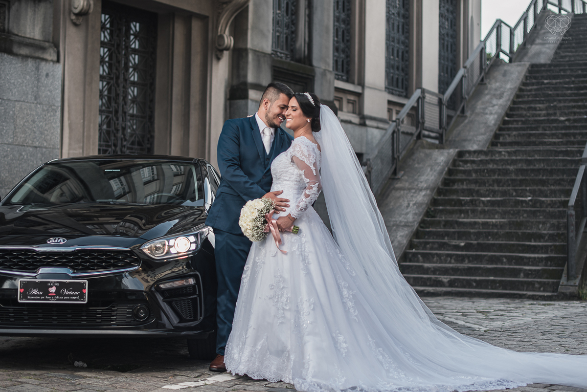 Making of da noiva por Nathalie Pinheiro maquiando . igreja catolica do Embare  na baixada santista fotografias pela fotografa premiada Nayara Andrade fotos da Igreja do Embare com todos os detalhes fotos externas incriveis em santos