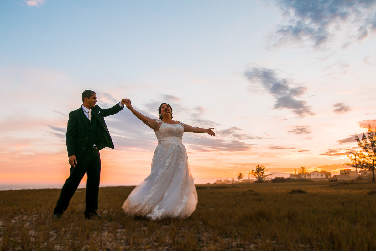 Trash the dress - Inspiração - vestido de noiva Melhor fotógrafo de Niterói Maricá Itaboraí