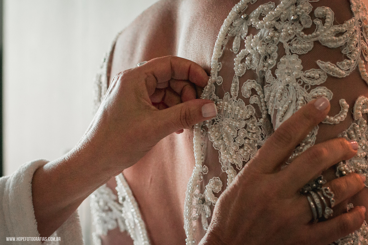 detalhes vestido de noiva  -  making of - Hotel Promenade - Itaboraí - RJ