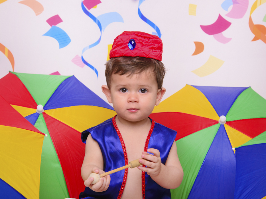 Sessão Carnaval, cores, serpentina, guarda chuva, confete, árabe , chapéu, fantasia,
