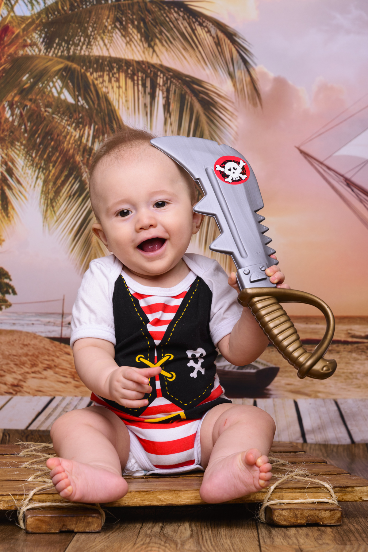 Sessão Carnaval, cores, serpentina, guarda chuva, bloco de rua, confete, árabe, Aladin, tambor, pandeiro. Piratas