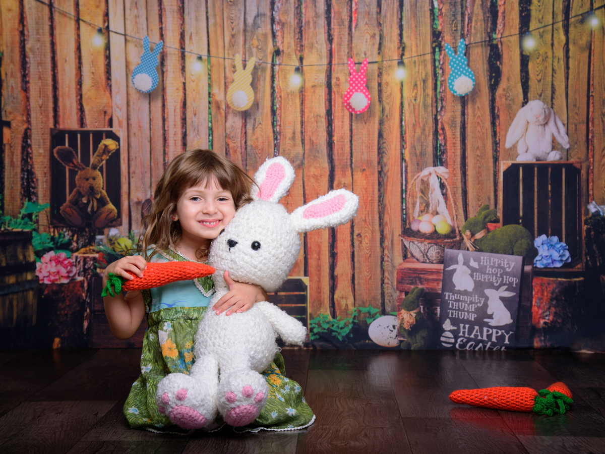 Sessão de Páscoa, coelhinho, cenoura, floresta, ovos de páscoa, flores.