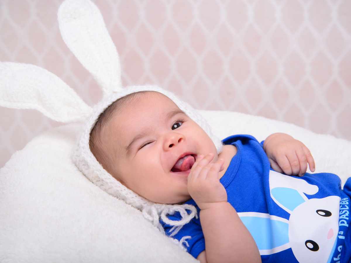 Sessão de Páscoa, coelhinho, fofura, orelha de coelho.