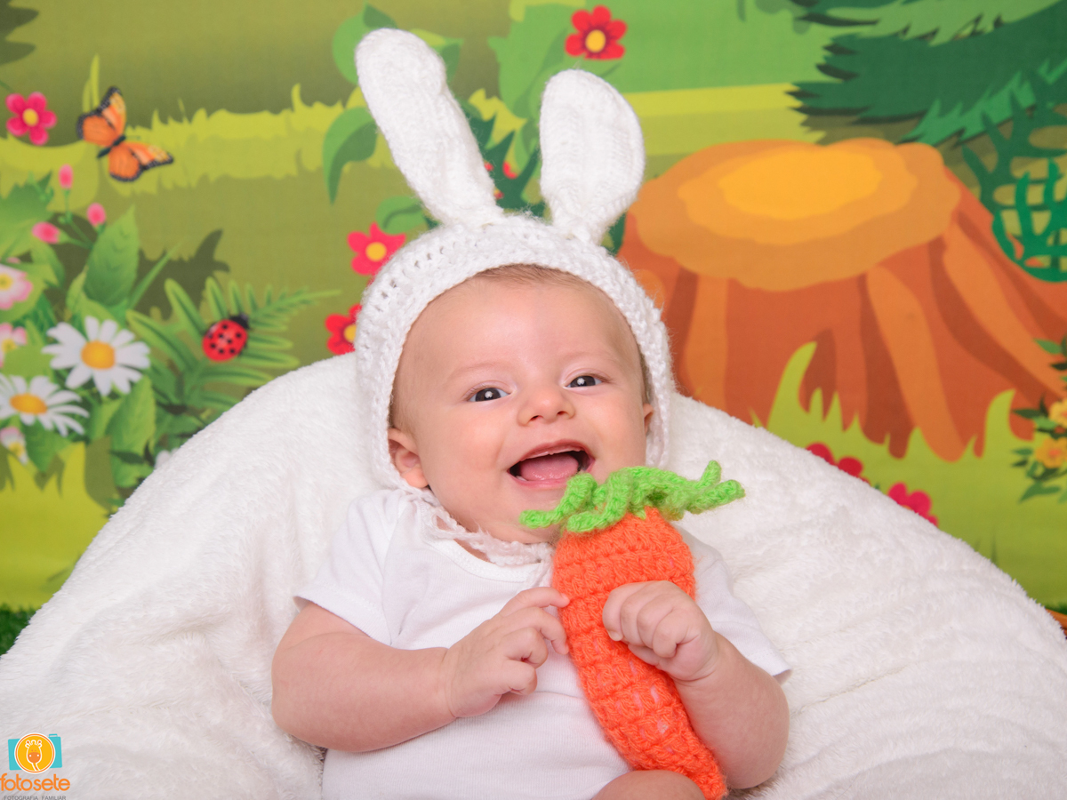 Sessão de Páscoa, coelhinho, cenoura, floresta, doçura, diversão.