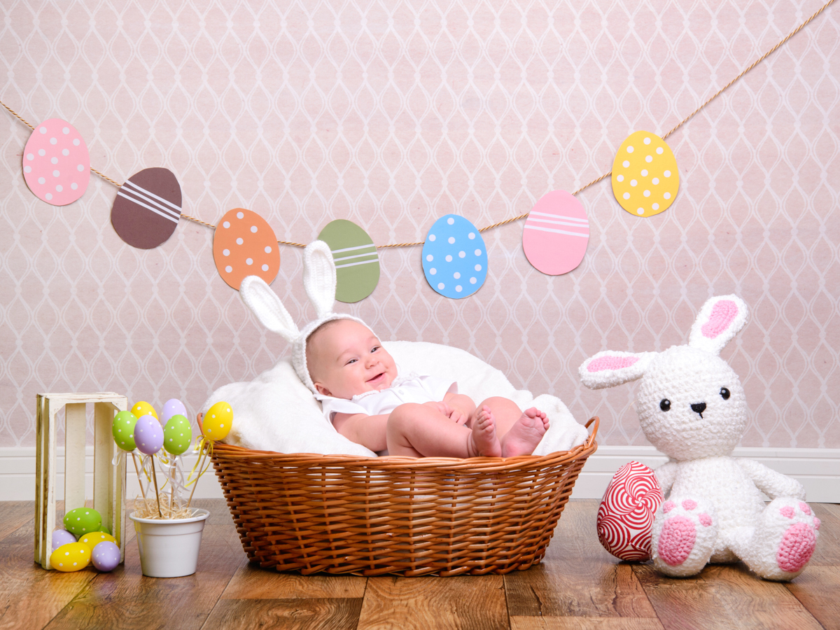 Sessão de Páscoa, coelhinho, ovos de páscoa, alegria.