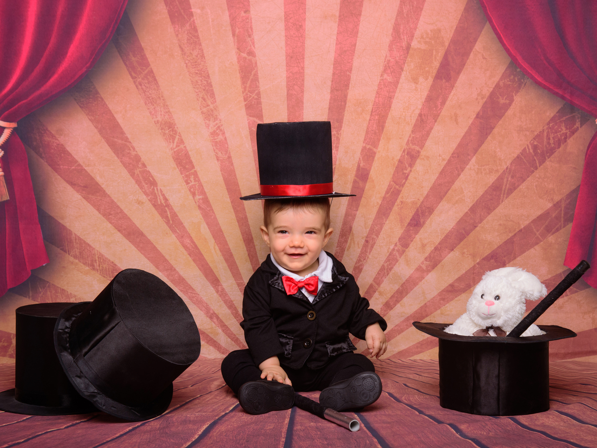 sessão circo, cores, gravata, mágicos, coelho, cartola, listras.
