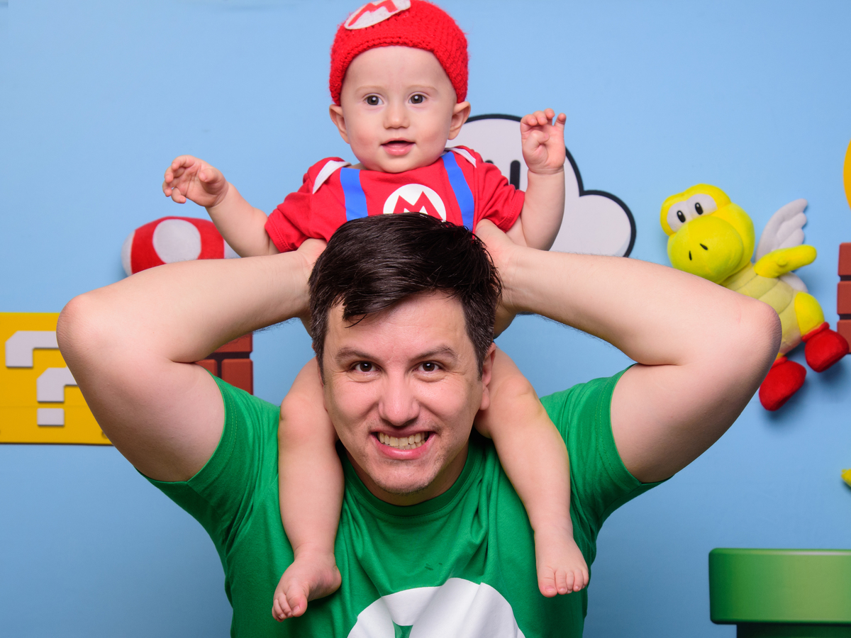 Sessão Dia dos Pais, estrela, Mário, Luigi, moedas, cogumelo, tartaruga, jacaré, nuvem, jogos, vídeo game, pai e filho, foto divertida, Luigi