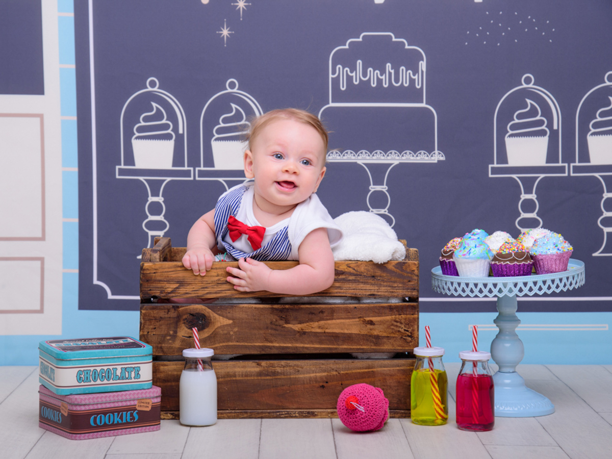 Sessão Candy Shop, caixa de madeira,  bolo, cup cake, suco, doces.