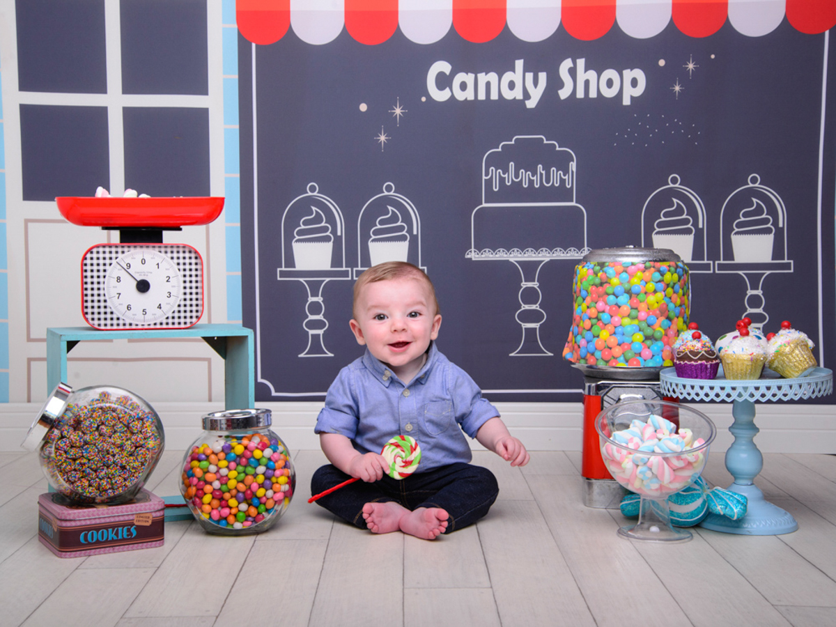 Sessão Candy Shop, guloseimas, bala, bolo, cup cake, jujuba, quadro negro, balança, doceria.