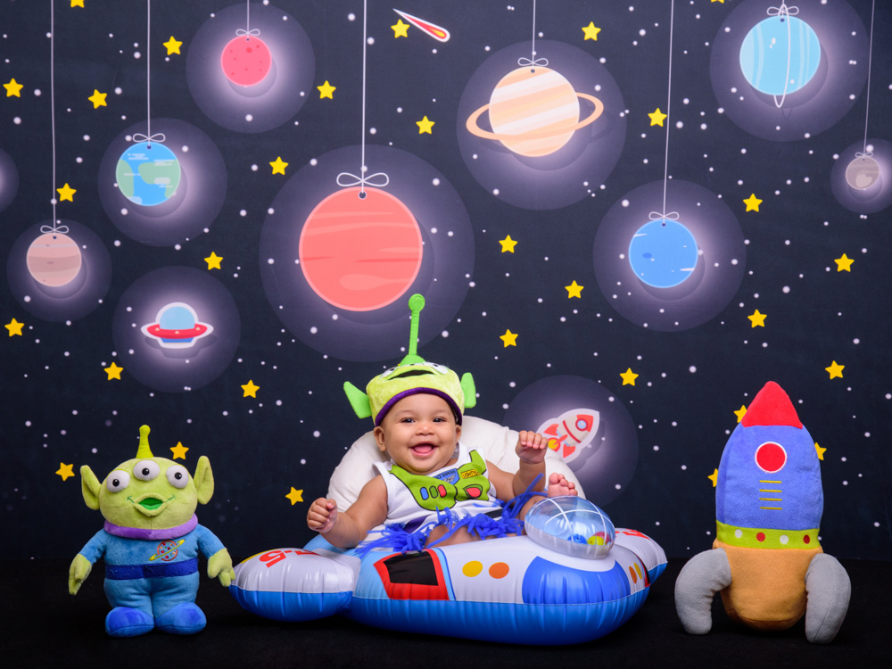 Sessão Aventura no Espaço, planetas, sistema solar, lua, alienígenas, heróis, estrelas, foguete, anéis, espaço.