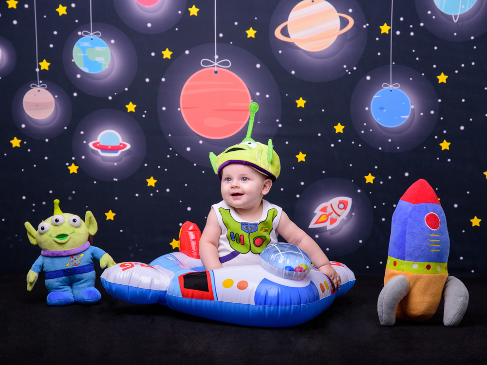 Sessão Aventura no Espaço, planetas, sistema solar, lua, alienígenas, heróis, estrelas, foguete, anéis, espaço, antena, capacete.