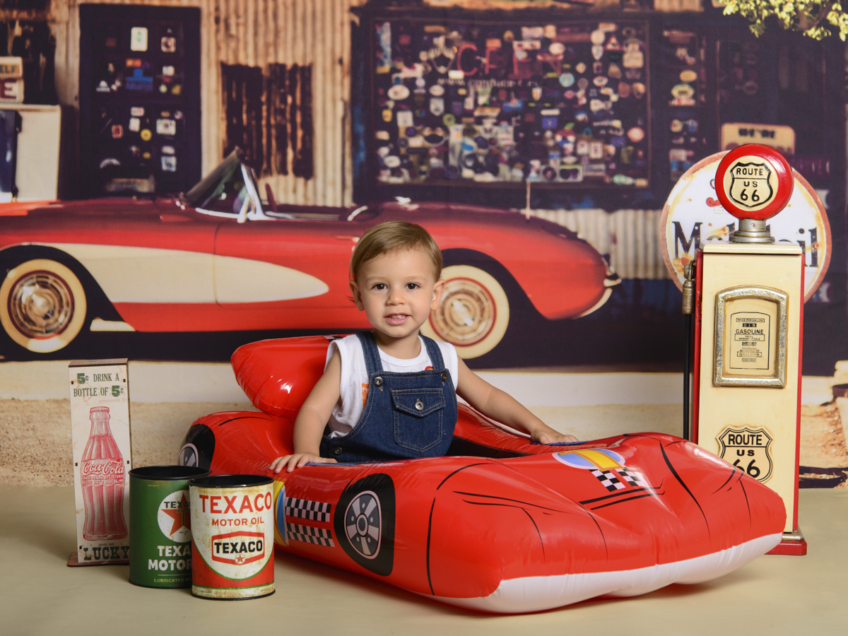 Sessão Retrô, carro, posto de combustível, gasolina, combustível, anos 60, jardineira. Sessão infantil 