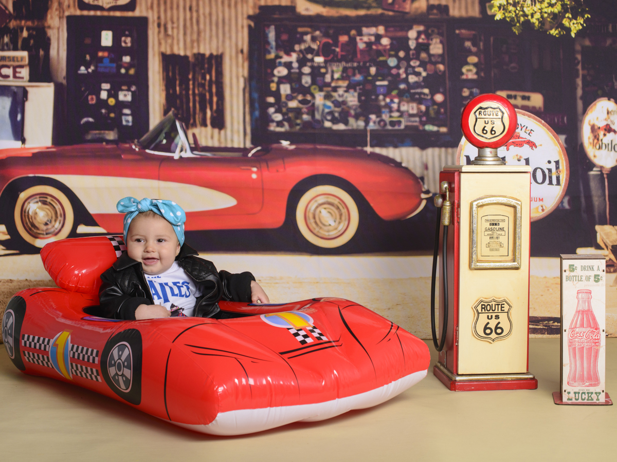 Sessão Retrô, carro, posto de combustível, gasolina, combustível, anos 60, óculos, Sessão infantil laço couro, jaqueta, laço.