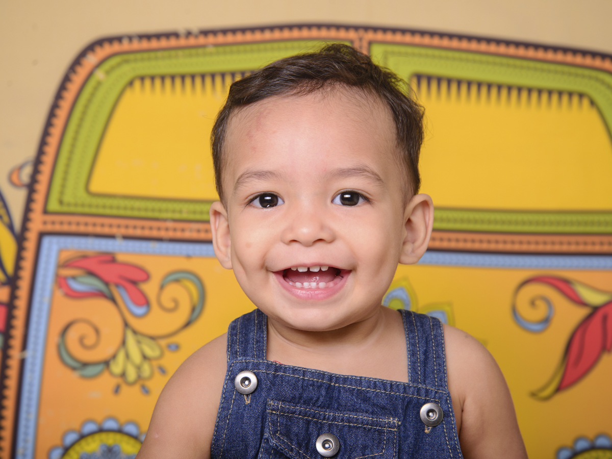 Sessão Retrô, kombi, mecânico, oficina, jardineira, bebê risonho. Sessão infantil 