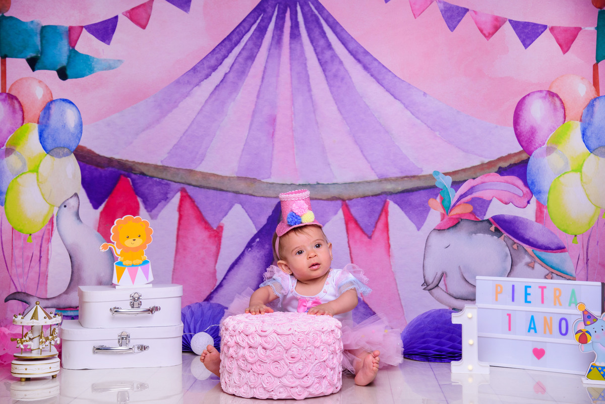 sessão de aniversario, 1 ano do bebê, aniversario de um ano, tema circo, leão, palhaço, pipoca, picadeiro, ensaio infantil, foto de bebê, smash the cake, bailarina, circo rosa